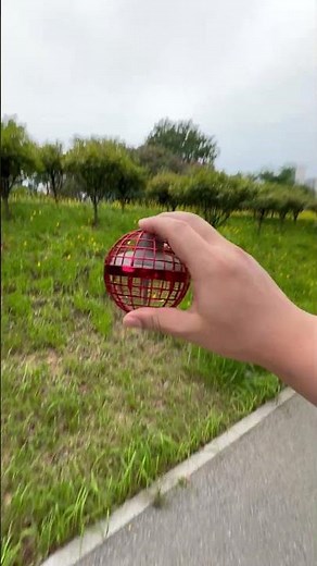 "Flying Ball: Boost Coordination, Focus!