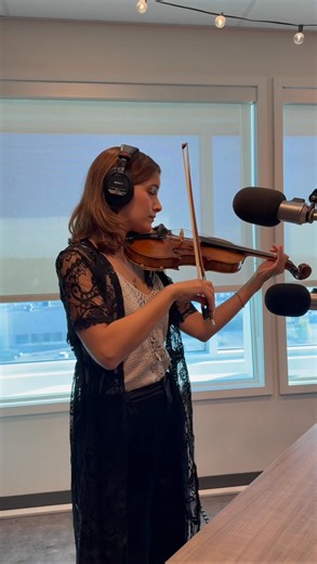 25K views · 341 reactions | Gabriella nous emporte encore une fois dans un autre monde avec ses nombreux talents. Prenez le temps de l’écouter en ce vendredi matin, ça fait du bien. Elle sera en spectacle demain au Théâtre Petit Champlain, et il reste encore des billets pour la représentation de 15 h ! | WKND 91,9 | Facebook