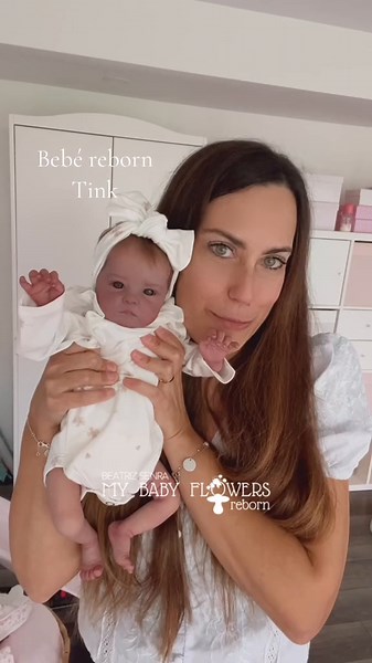 Nueva bebé. La pequeña Tink es tan dulce y tierna ❤️❤️❤️ Para más información, por privado #reborn #reborndoll #fullbodysiliconedoll #siliconedoll #siliconebaby #reborndesilicona #bebesdesilicona #bebereborn #mamareborn #rebornespaña #hiperrealisticdolls #リボーンドール #シリコンベビー #rebornsilicona #muñecas #bebés #babies