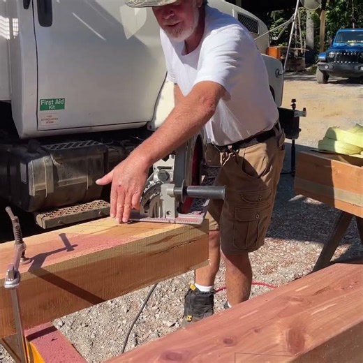 This Saw Placement Trick Will Change Your Cuts #diy #woodworking #tools