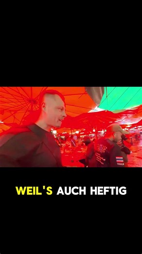 Bangkoks krassester Markt: Schweineschwanz, Rippchen & lebende Fische!