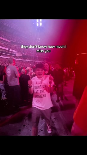 Taylor Swift Tribute: A Moment to Remember Forever & Always