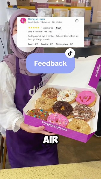 Feedback😍 Korang dah try ke belum donut Dofi® ni! Kalau belum korang kena try tau. Tengok apa akak ni cakap. Donut sedap, lembut, harga pun berpatutan🥰 Korang wajib try okay🫰🏼 Beli set 9 korang akan dpt free air juga tau. Dah jimat kat situ✨ Jemput dtaang semua. Dofi® Donut Famous Kuantan💜 #dofidonut #cafekuantan #kuantan #donut #donutshop #donutfamouskuantan #donutgebu #jjcmkuantan #gebu