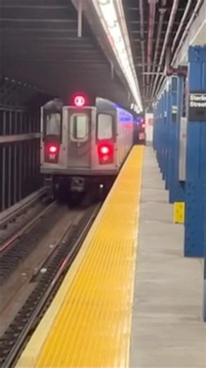 R142 (2) Train Departs Sterling Street #nycsubway #2train
