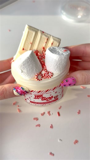 laura ✨ on Instagram: "This adorable bb is endlessly poppy! Just bubble pops on pops on pops 😌🫧🗯️🫧🗯️ 👉🏻 Peppermint White Hot Cocoa by @momoslimes_ ☕️❤️🤍 Q&A :: Happy Friday!!! What are your plans this weekend?? // we are going to DC to look at a potential venue (a historic hotel) for our wedding! 😱🏩 I’m excited to see what it looks like with all the Christmas decor!! ˗ˏˋ 𝐭𝐞𝐱𝐭𝐮𝐫𝐞 & 𝐚𝐞𝐬𝐭𝐡𝐞𝐭𝐢𝐜 ´ˎ˗ This bb is a DIY slime with a gorgeous glossy wood glue base. The clay piece