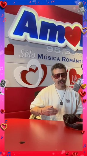 ❤️¡Esto se va a descontrolar! 🎉Prepárate para cantar, bailar y revivir los temas que marcaron época… ¡porque la nostalgia se vive a todo volumen! 🙌 La cabina de #AmorFM se llenó de energía noventera con Claudio Yarto y Sergio O'Farrill contándonos todos los detalles sobre los 𝟗𝟎𝐬 𝐏𝐨𝐩 𝐓𝐨𝐮𝐫: 𝐄𝐥 𝐀𝐧𝐭𝐫𝐨 💿✨ ¡No te lo pierdas este 14 de marzo! ¡Vamooooos! | Amor FM
