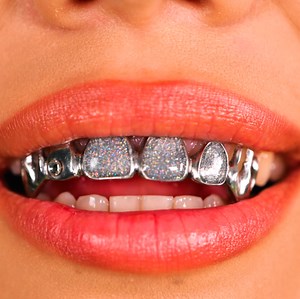 Gorgeous DIY Teeth Jewelry You’ll Want to Try | 5-Minute MAGIC