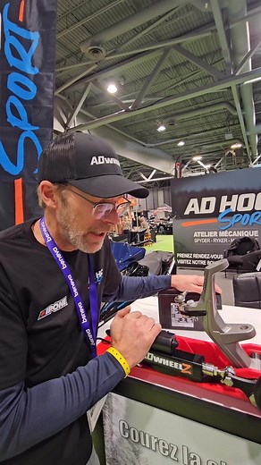 AD Wheelz est un système de roues électriques pour skis de motoneige conçu pour les conditions hivernales du Québec ➡️ https://www.adhocsports.ca/produit/ad-wheelz-roues-electriques-pour-skis-de-motoneige/ | LaMotoneige.net