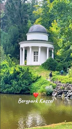 ⛰️Bergpark Kassel:Der Jussow-Tempel,auch bekannt als Apollotempel,steht am Fontänenteich#kassel