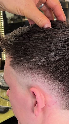 Men's Taper Fade Haircut Tutorial and Tips