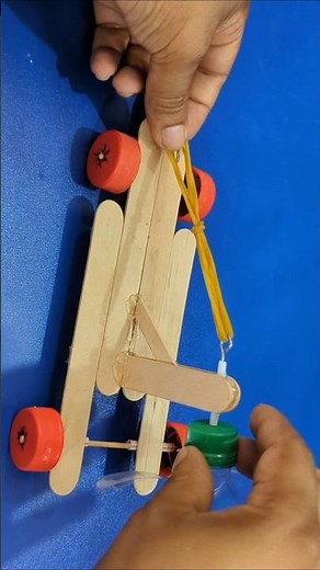 Rubber Band Propeller Car #experiment #creativefest #stem #science # schoolproject #diy