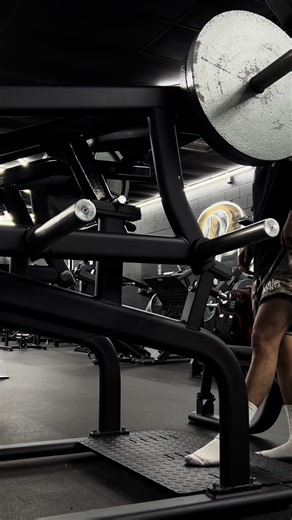 Max pump pro squat for legs today 🥴 #paradisegym#maxpump