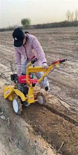 Diesel four-wheel drive multi-functional micro tiller for weeding, rotary tilling, shredding