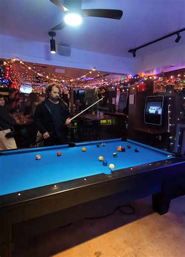 Disfruta del Billar en The Deck, Hermosa Beach