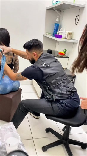 QUANDO LEVO MINHA ESPOSA PRO ESTÚDIO DE TATUAGEM #tatuagem #casal #humor