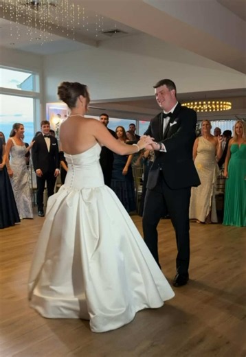Love is in the air at @thepiermont! Congratulations Connor and Jennifer on your wedding day 💖 DJ @mrdjremi MC @the_real_dj_mc_kels AV @thegodfearingfather_ AV @danabbene3 Sax @xandergee Venue @thepiermont Photo @glenmarstudio Video @glenmarstudio Vendor Team: @christyanncosmetics @amandajbridal @pedestalsfloraldecorators @siroliverlimo #bridesoflongisland #boli #dj #nyc #fyp @MrDJremi