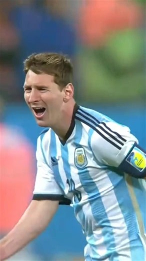 🐐 কিংবদন্তির নাম একটাই—মেসি! 🇦🇷⚽বল পায়ে জাদু, হৃদয়ে কোটি ভক্তের ভালোবাসা। 💙 👇💬#Messi #GOAT