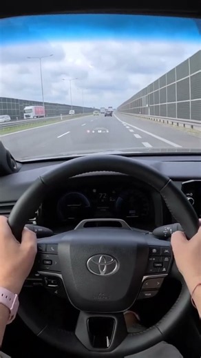 2026 Toyota Camry (2.5L, 230 HP) - 0-100 Acceleration Test