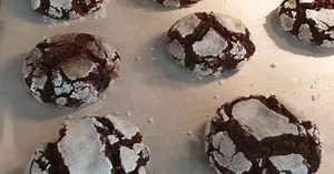 Masitas de chocolate craqueladas: la receta simple y deliciosa de Osvaldo Gross para la merienda