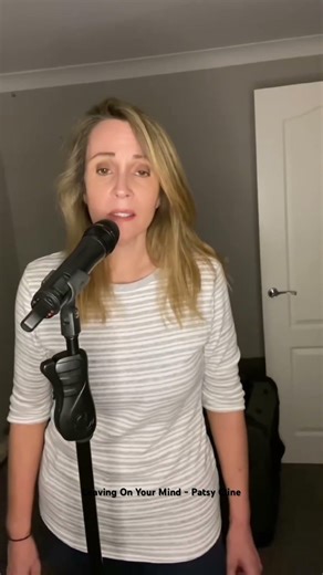 Leaving On Your Mind - Patsy Cline by #sarahleeentertainer #patsycline