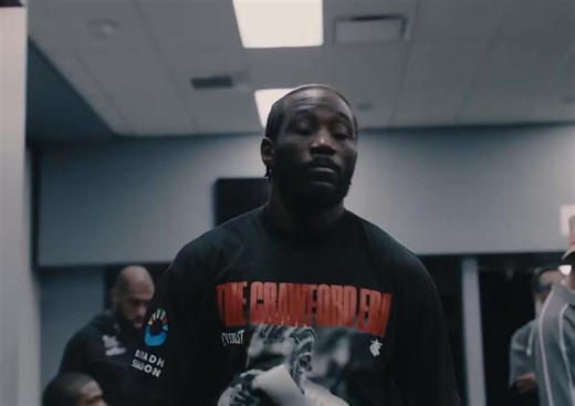 Terence Crawford working the pads with BoMac in the locker room moments before defeating Canelo Álvarez 🥊 Calm. Focused. Locked in. Just minutes before history, it was business as usual for one of the most composed fighters of this era. 📽 Terence Crawford #Boxing #TerenceCrawford #BudCrawford #BoMac #Canelo #FightNight #EliteMindset #BoxingHistory #P4P #ChampionshipMentality | BTR Boxing Podcast Network