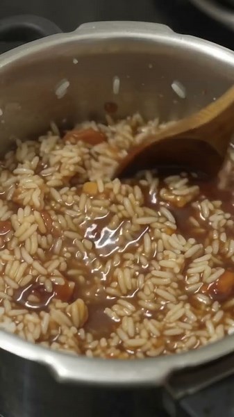 How to Cook Perfect White Rice in a Pressure Cooker#trendingshorts #riceforbreakfast