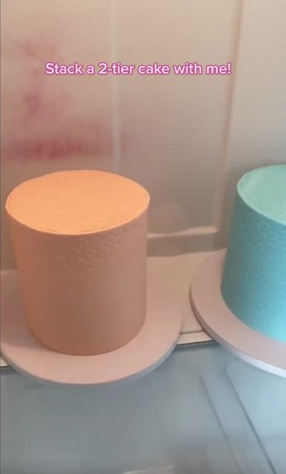 Cake Stacking Tutorial Using Plastic Dowels | Fondant Cake Decorating