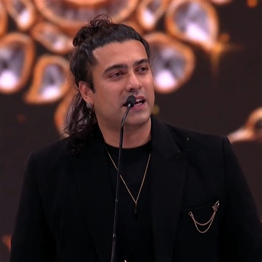 Jubin Nautiyal ki pyaari awaaz sunkar fans jhoom uthe #IIFA #bollywood #IIFAAwards #viralvideo #post | IIFA Awards