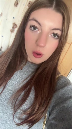 tried something new with my makeup idk😖😖