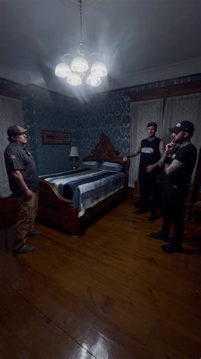 When you don’t know the dead bell is there and a spirit catches you off guard. Link in bio and comments to come experience the mansion! @SoulSeekers Paranormal NE #skpiercemansion #paranormal #haunted #hauntedhouse #ghost