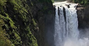 Researchers Use Deep Learning to Add High-Quality Motion to Still Photos