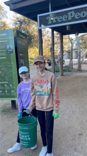 What It's Like to Volunteer with TreePeople! (Kid Vlog)