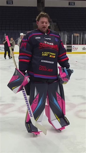 Brand new glove! So snappy!