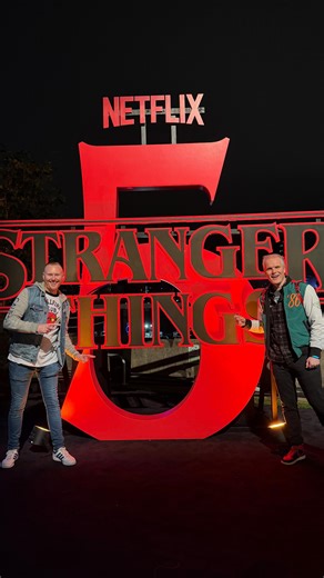 9.5K views · 48K reactions | London, do you copy? Vecna will return! A big thanks to @strangerthingstv & @netflixuk for an incredible evening 落 And a massive thank to Paul @geekgarageuk for an awesome evening of reliving our youth!落 #strangerthings #netflix #onelastadventure #london #strangerthingsfan | Get Ready Comics | Facebook