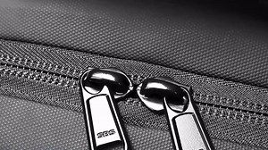 FOSA Vacuum Backpack Travel, Vacuum Compression Backpack with Pump, Large Capacity Expandable Air Vacuum Backpack with Anti Theft Lock, Compartmentalized Storage, Water