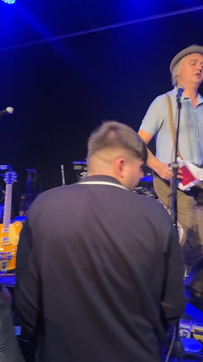 Pete Doherty flogging £10 fanzines before the Babyshambles gig last night… priceless!! 😂😂 | John Bownas