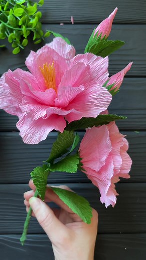 Easy Hibiscus Crepe Paper Flower - DIY Crafts for Home Decor