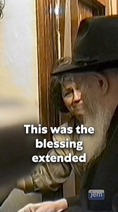 51K views · 547 reactions | Receiving The Torah As individuals pass by during Sunday Dollars, the Rebbe gives blessing and advice connected to the Ten Commandments and the holiday of Shavuos. | Jewish Educational Media - JEM | Facebook