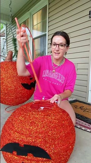 DIY Jack-o'-Lanterns with Adjustable Lighting Effect #HalloweenDecor #DIYProject
