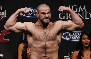 Former UFC fighter dies after knockout in boxing fight