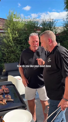 when beefy’s watching every bbq move you make 😅🥩 #bbqpressure #goodbanter #butcherclub #meattok