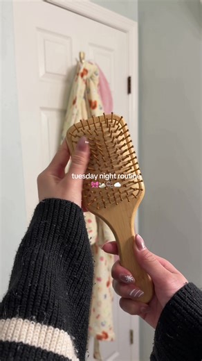 tuesday night routine 🎀🦢🫧 #tuesdaynight #nightroutine #cozynights #unwindwithme #aesthetic @Glow Recipe @SKIN1004 US @Bath & Body Works @laneige_us @Gisou @Tree Hut @Native