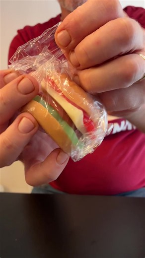 Je l’ai eu à cinq euros sur Whatnot et tu peux bénéficier de 20 € avec mon lien de parrainage https://whatnot.com/invite/ivantufaisquoi #squishy #needoh