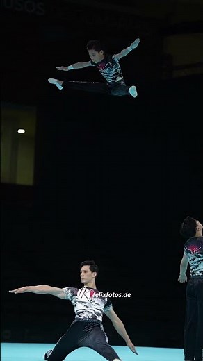 Slow motion Split jump - acrobatic gymnastics Wolrd 2024