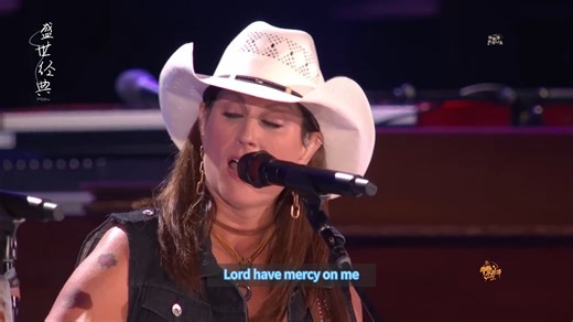 两代女将同台飙歌！Terri Clark 与 Lainey Wilson联手《Poor, Poor Pitiful Me》嗨翻燃爆 CMA 现场！
