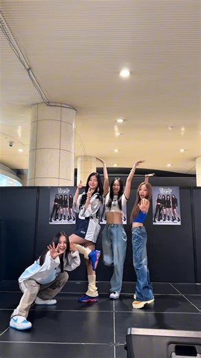 Kandis on Instagram: "my girls 💕 #Kandis #캔디스 #キャンディス"