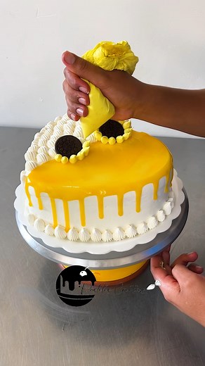 4.1M views · 50K reactions | tutorial para decorar torta #tutorialcake #pastelescreativos #cakelover #rells | Pasteles Creativos | Facebook