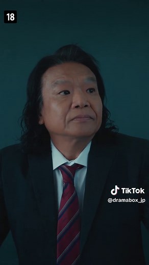 裏の顔といじめを描くショートドラマ