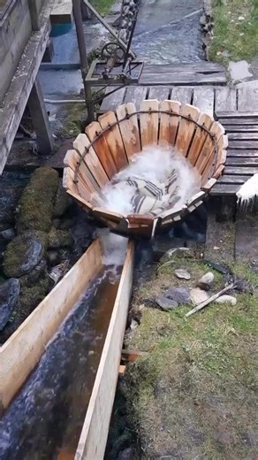 Ever heard of a vâltoare? This traditional washing machine, hidden away in rural Romania, harnesses the power of flowing water to cleanse clothes in a way that’s both simple and sustainable. It’s a fascinating peek into the past and a testament to human ingenuity. The vâltoare works by diverting water into a wooden basin where it swirls vigorously, scrubbing clothes against the wooden walls. No need for soap here—the force of the water does all the work, leaving garments fresh and clean. This me