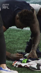 “Hey. I know it might not mean nothing but my son. Big fan.” DK took his jersey right off and signed it for Logan Thomas' son. 🥹 (🎥 @nflfilms) | Washington Commanders on CBS Sports